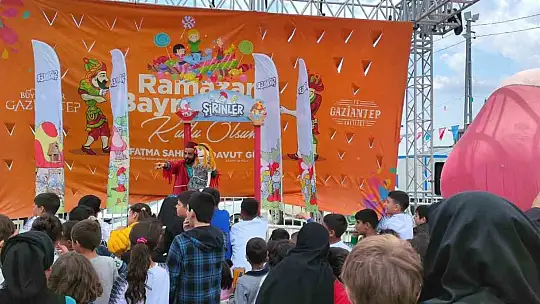 Gaziantep'te depremzede çocuklar için bayram şenliği