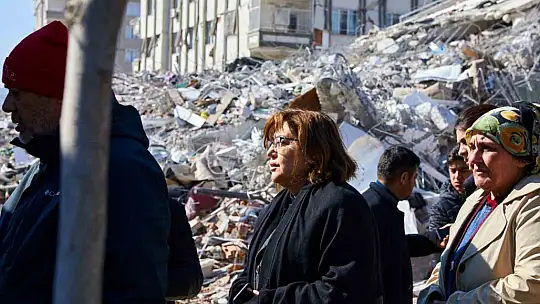 Gaziantep'te depremzede öğrencilere maddi destek