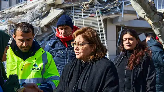Gaziantep'te depremzede öğrencilere maddi destek