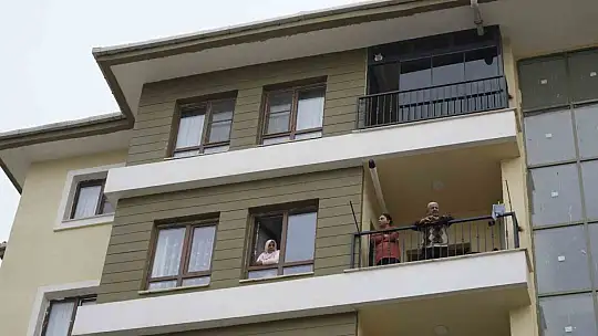Gaziantep'te depremzedelerin kura heyecanı