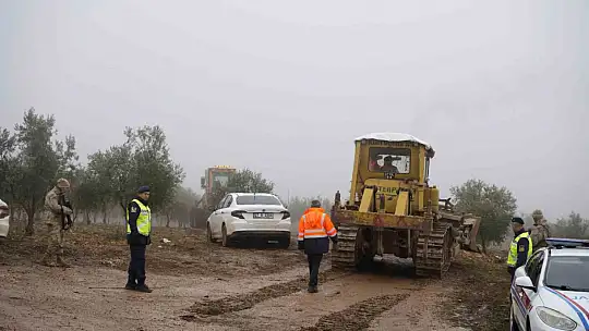 Gaziantep'te düşen helikopterin enkazını kaldırma çalışmaları devam ediyor