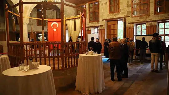Gaziantep'te eski havrada dualı sultan gömlekleri sergisi