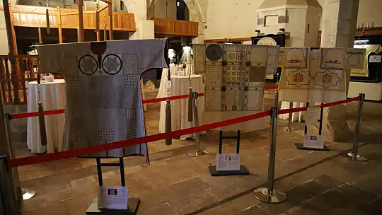 Gaziantep'te eski havrada dualı sultan gömlekleri sergisi