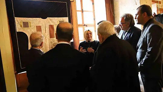 Gaziantep'te eski havrada dualı sultan gömlekleri sergisi
