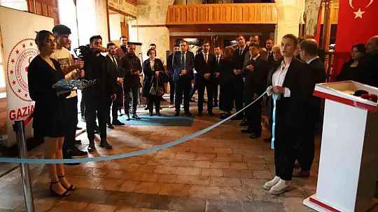 Gaziantep'te eski havrada dualı sultan gömlekleri sergisi