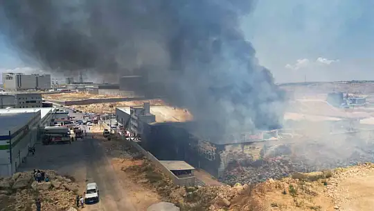 Gaziantep'te fabrika yangını: 10 kişi hastaneye kaldırıldı