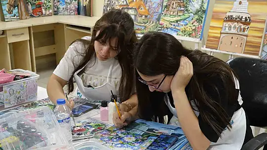 Gaziantep'te geleceğin ressamları yetişiyor