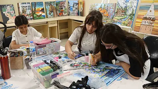 Gaziantep'te geleceğin ressamları yetişiyor