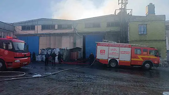 Gaziantep'te geri dönüşüm fabrikasında yangın