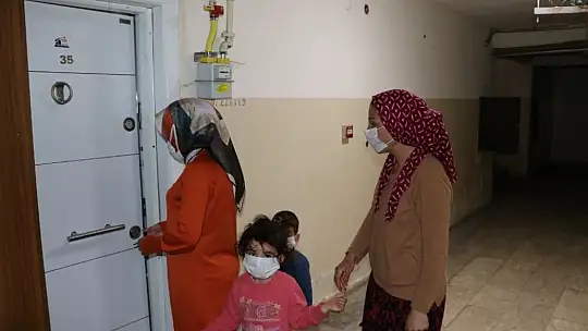 Gaziantep'te iki çocuğuyla sokakta kalan anneye yardım eli