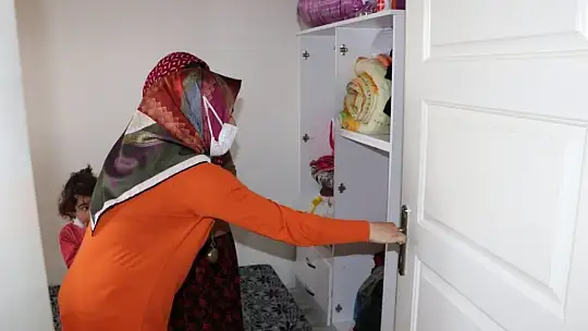 Gaziantep'te iki çocuğuyla sokakta kalan anneye yardım eli