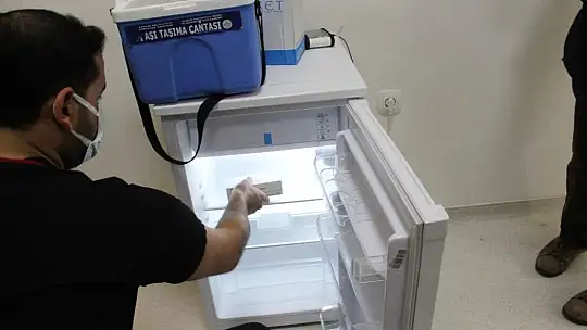 Gaziantep'te ilk korona aşısı il sağlık müdürüne yapıldı