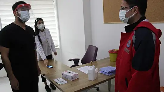 Gaziantep'te ilk korona aşısı il sağlık müdürüne yapıldı