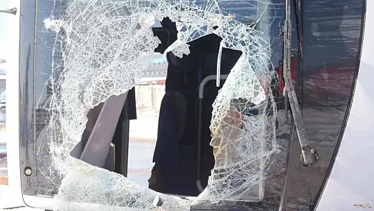 Gaziantep'te işçi servisi devrildi: 3 yaralı