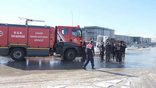 Gaziantep'te işçi servisi devrildi: 3 yaralı