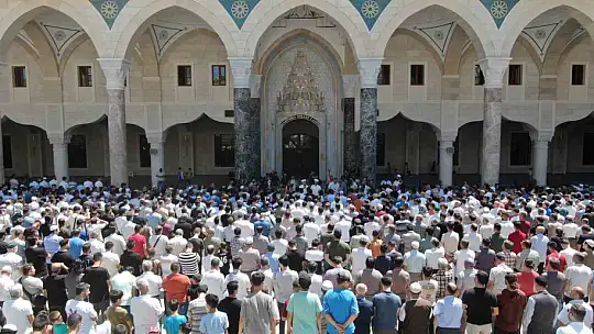 Gaziantep'te İsmail Haniye için gıyabi cenaze namazı kılındı