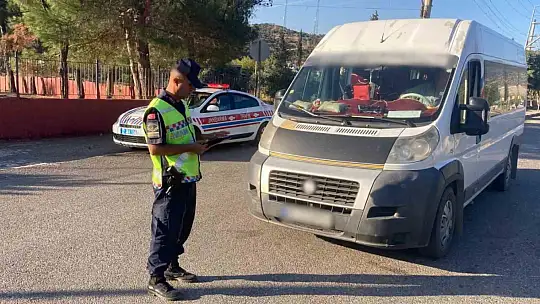 Gaziantep'te jandarma 337 okul çevresinde uygulama yaptı