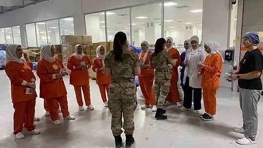 Gaziantep'te jandarma KADES uygulamasını tanıttı