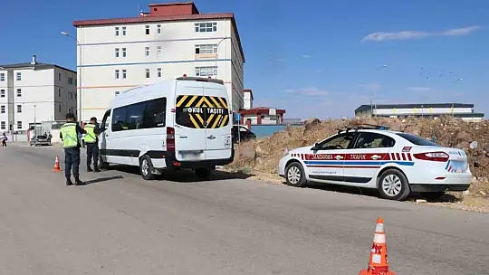 Gaziantep'te jandarmadan 351 okul önü ve çevresinde denetim