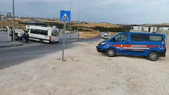 Gaziantep'te jandarmadan okul servis araçlarına şok denetim