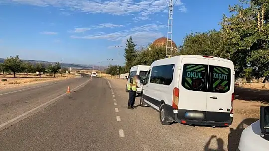 Gaziantep'te jandarmadan okul servis araçlarına şok denetim
