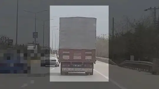 Gaziantep'te kamyonet dolusu kaçak makaron ele geçirildi