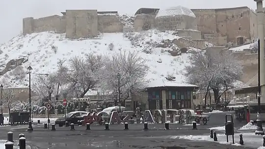 Gaziantep'te kar yağışı etkisini sürdürüyor