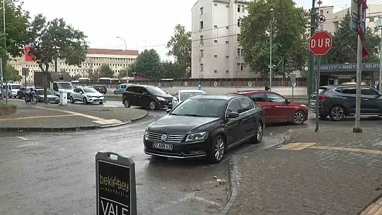 Gaziantep'te kavurucu sıcaklara kısa süreli yağmur molası