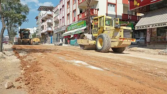 Gaziantep'te kilit taşları sökülüyor asfalt dökülüyor