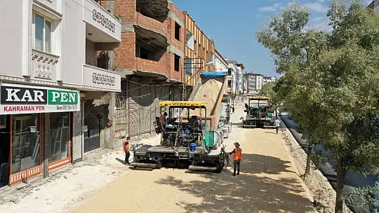 Gaziantep'te kilit taşları sökülüyor asfalt dökülüyor