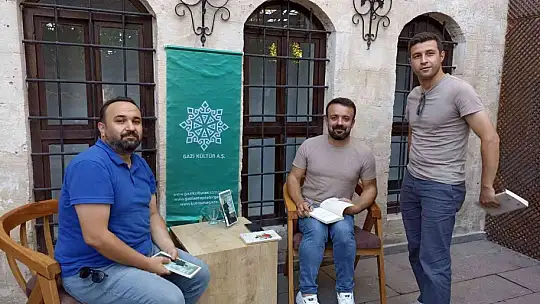 Gaziantep'te kindi söyleşilerinin konuğu Yazar Gürdamur oldu