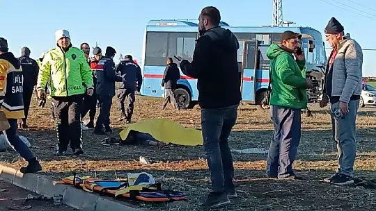 Gaziantep'te öğrenci servisi ile bir araç çarpıştı: 1 ölü, 12 yaralı