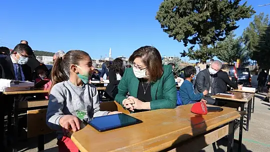Gaziantep'te online eğitim alamayan öğrenci kalmayacak
