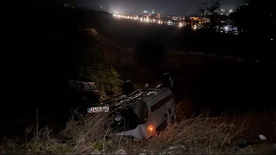 Gaziantep'te otomobil şarampole yuvarlandı: 3'ü ağır 5 yaralı