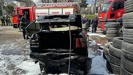 Gaziantep'te otomobilin LPG tüpünün patladığı anın görüntüsü ortaya çıktı