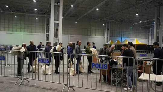 Gaziantep'te oy sayımı bitti, veriler hızla sisteme giriliyor