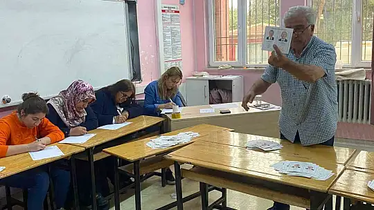 Gaziantep'te oy verme bitti sayım başladı
