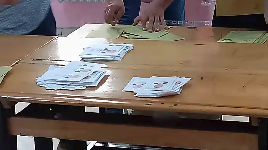 Gaziantep'te oy verme bitti sayım başladı