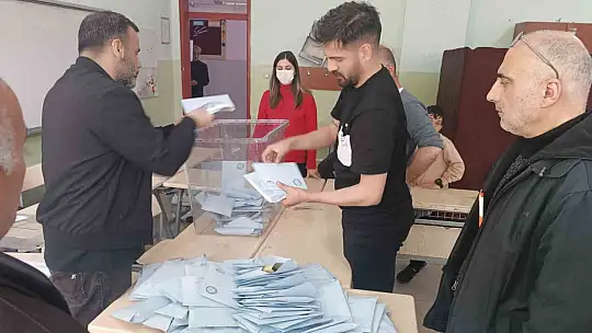 Gaziantep'te oy verme işlemi sonlandı, sayım başladı