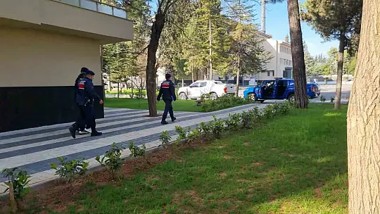 Gaziantep'te şafak operasyonunda yakalanan terör örgütü üyesi tutuklandı