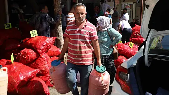 Gaziantep'te salça mesaisi başladı