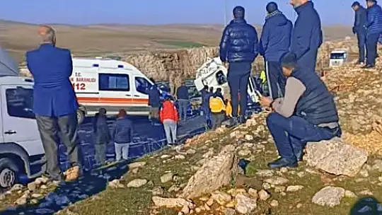 Gaziantep'te seyir halindeki gıda yüklü tır devrildi