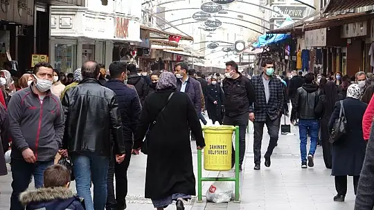 Gaziantep'te sokaklar tıklım tıklım