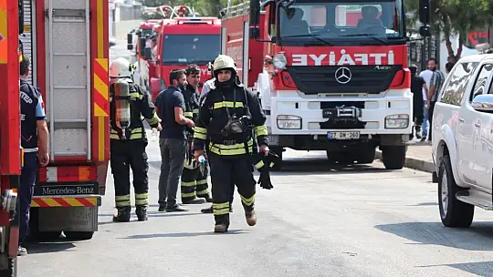 Gaziantep'te tahıl fabrikasında çıkan yangın korkuttu
