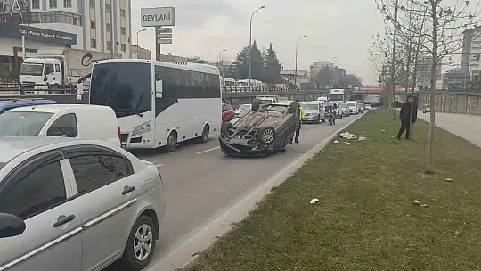 Gaziantep'te takla atan araçta bulunan 4 kişi yaralandı