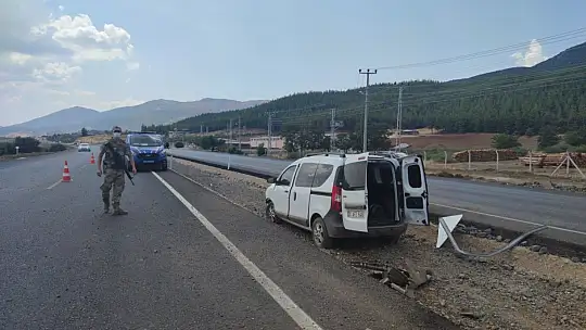 Gaziantep'te ticari araç takla attı: 1 ölü, 3 yaralı