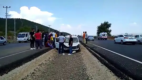 Gaziantep'te ticari araç takla attı: 1 ölü, 3 yaralı