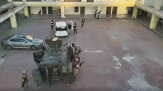 Gaziantep'te tır tekerleğine gizlenmiş 124 kilo metamfetamin ele geçirildi