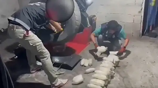 Gaziantep'te tır tekerleğine gizlenmiş 124 kilo metamfetamin ele geçirildi