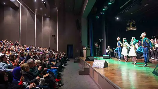 Gaziantep'te Türk Halk Müziği Korosu'ndan yeni yıl konseri